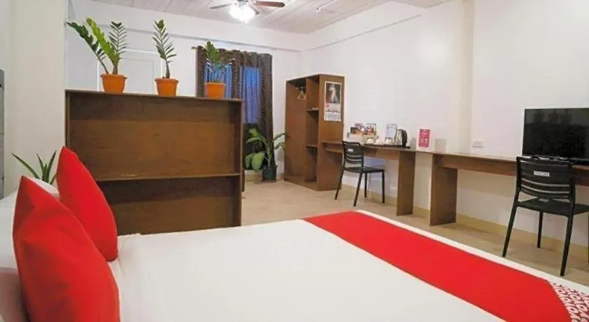 Oyo 150 Davao Airport View Hotel 2*,
