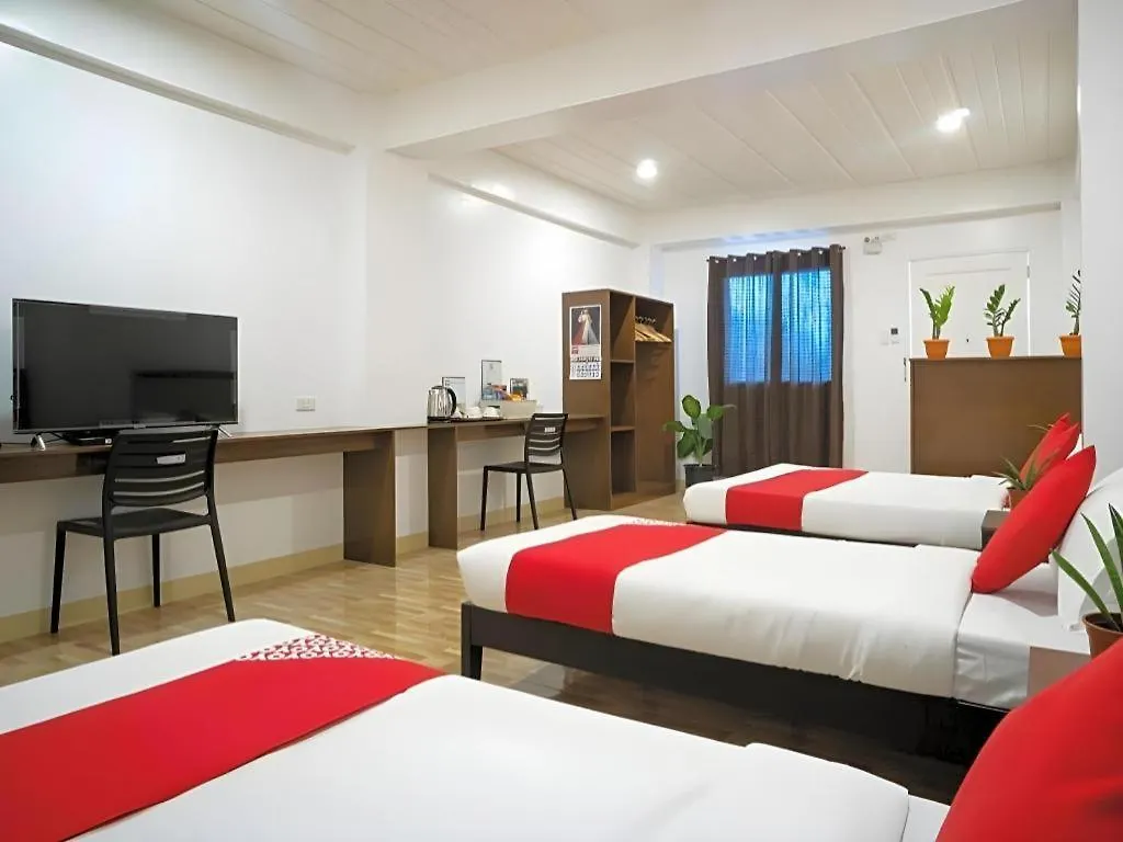Oyo 150 Davao Airport View Hotel